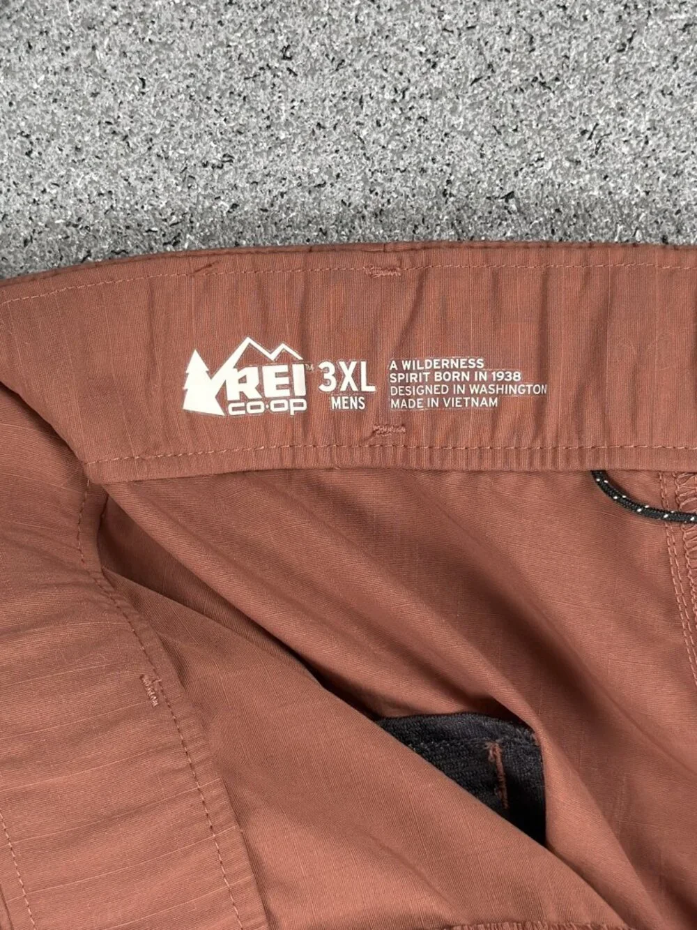 REI Co-op Sahara Amphib Mens Shorts 3XL Hiking Fishing Beach Quick Dry 185219